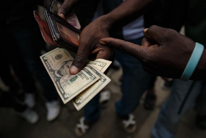 Dédollarisation : la RDC peut-elle digitaliser sa microfinance sans laisser personne de côté ?